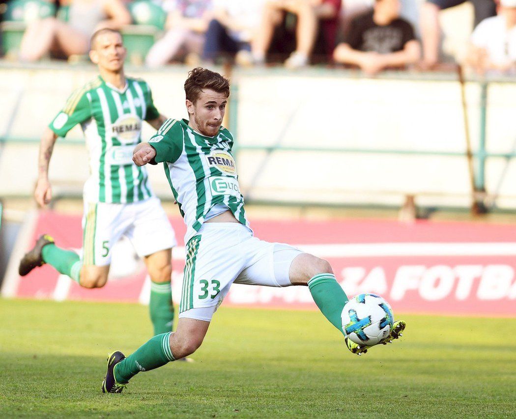 Záložník Bohemians Dominik Mašek v akci