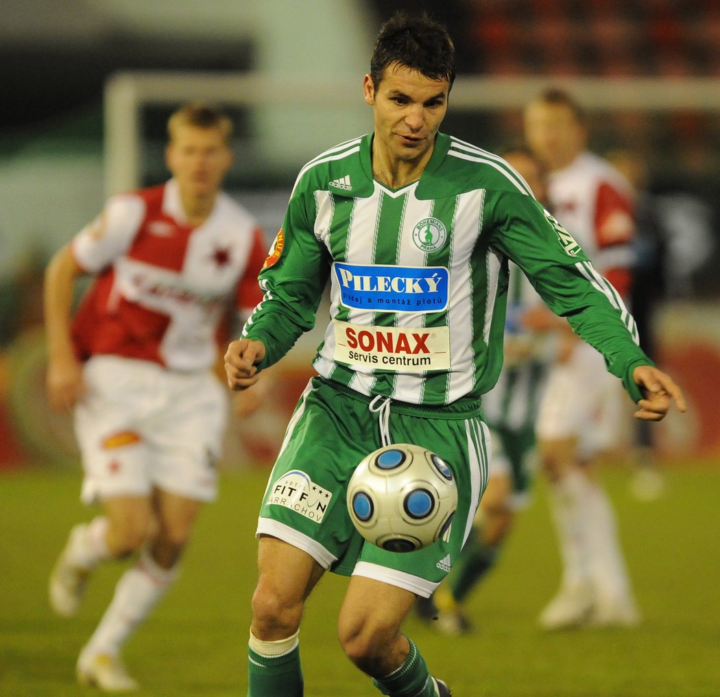 Michal Pospíšil v dresu Bohemians Praha v zápase proti Slavii v sezoně 2009/2010
