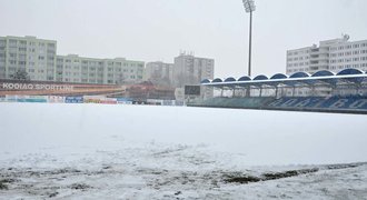 Hřiště v Boleslavi pod sněhem! Zápas proti Olomouci je odložen na úterý