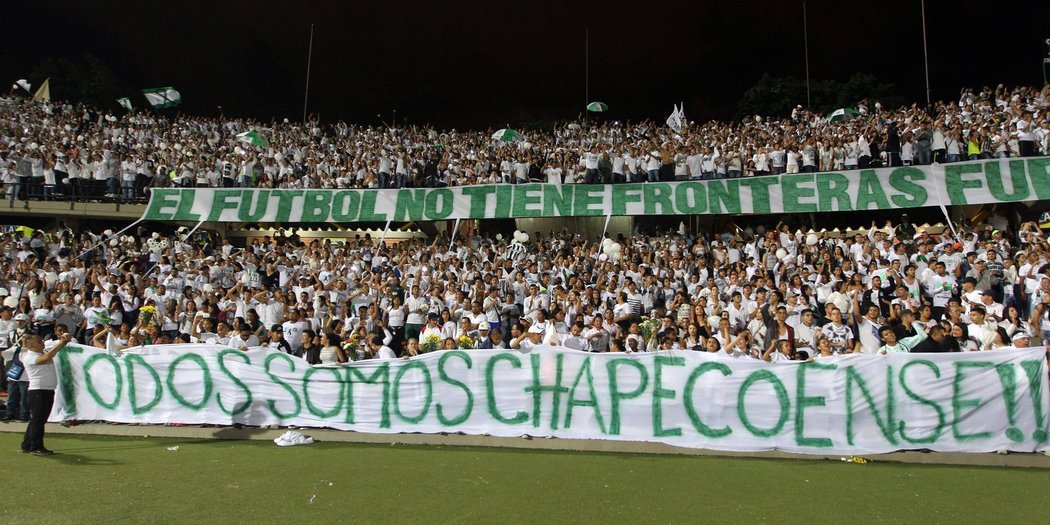 Transparent fanoušků směrem k Chapecoense