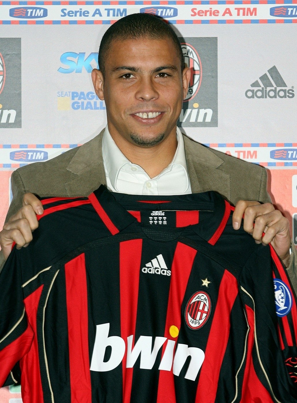 V roce 2007 přestoupil brazilský útočník do AC Milán.