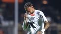 Brazilec Neymar opouští hřiště v slzách po porážce 0:6