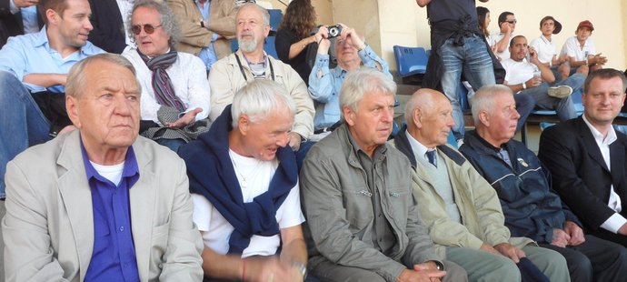 Brazilské derby na tribuně sledovali i někdejší českoslovenští vicemistři světa z roku 1962