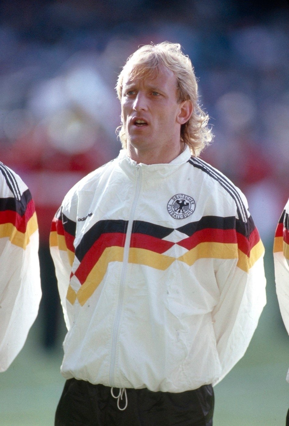 Andreas Brehme, německý mistr světa z fotbalového šampionátu 1990, ukázal ze své manželky víc, než chtěl