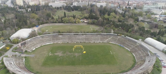 Legendární brněnský stadion opět chřadne