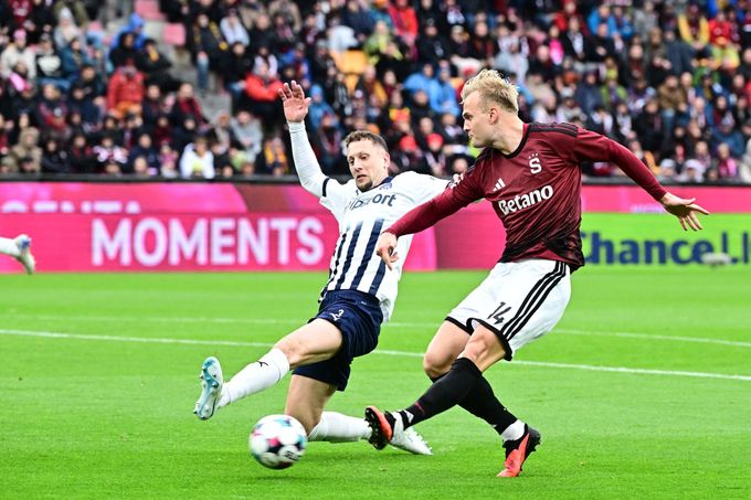 ONLINE: Sparta - Slovácko 1:0. Brunes gól! Využil průnikovou nahrávku a propálil Heču ONLINE: Sparta - Slovácko 1:0. Brunes gól! Využil průnikovou nahrávku a propálil Heču