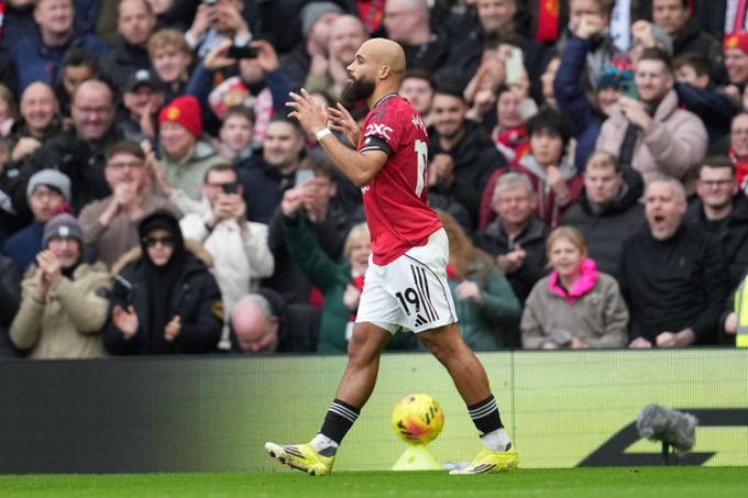SESTŘIHY: Čtvrtá výhra United v řadě! West Ham uspěl, pád Wolves a šlágr pro City SESTŘIHY: Čtvrtá výhra United v řadě! West Ham uspěl, pád Wolves a šlágr pro City
