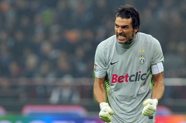 Gianluigi Buffon v dresu Juventusu Gianluigi Buffon v dresu Juventusu