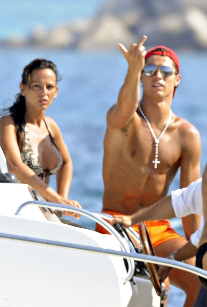 Cristiano Ronaldo a Nereida Gallardová na jachtě