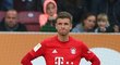Zklamaný Thomas Müller po remíze Bayernu na hřišti Augsburgu 2:2