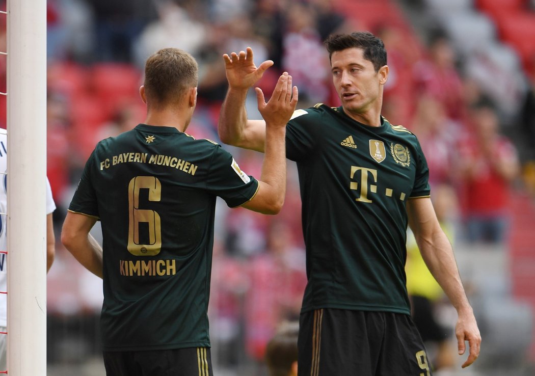 Fotbalisté Bayernu Mnichov deklasovali v 5. kole německé ligy na svém hřišti nováčka Bochum 7:0.