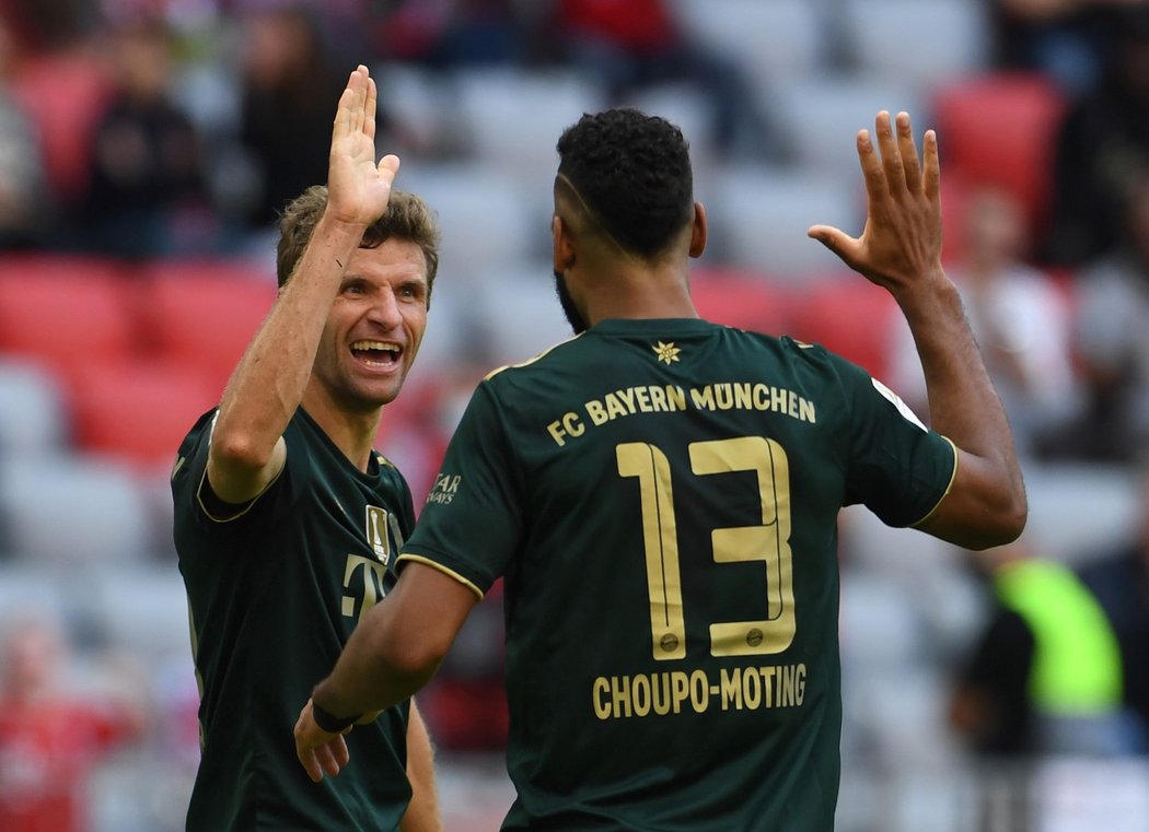 Fotbalisté Bayernu Mnichov deklasovali v 5. kole německé ligy na svém hřišti nováčka Bochum 7:0.