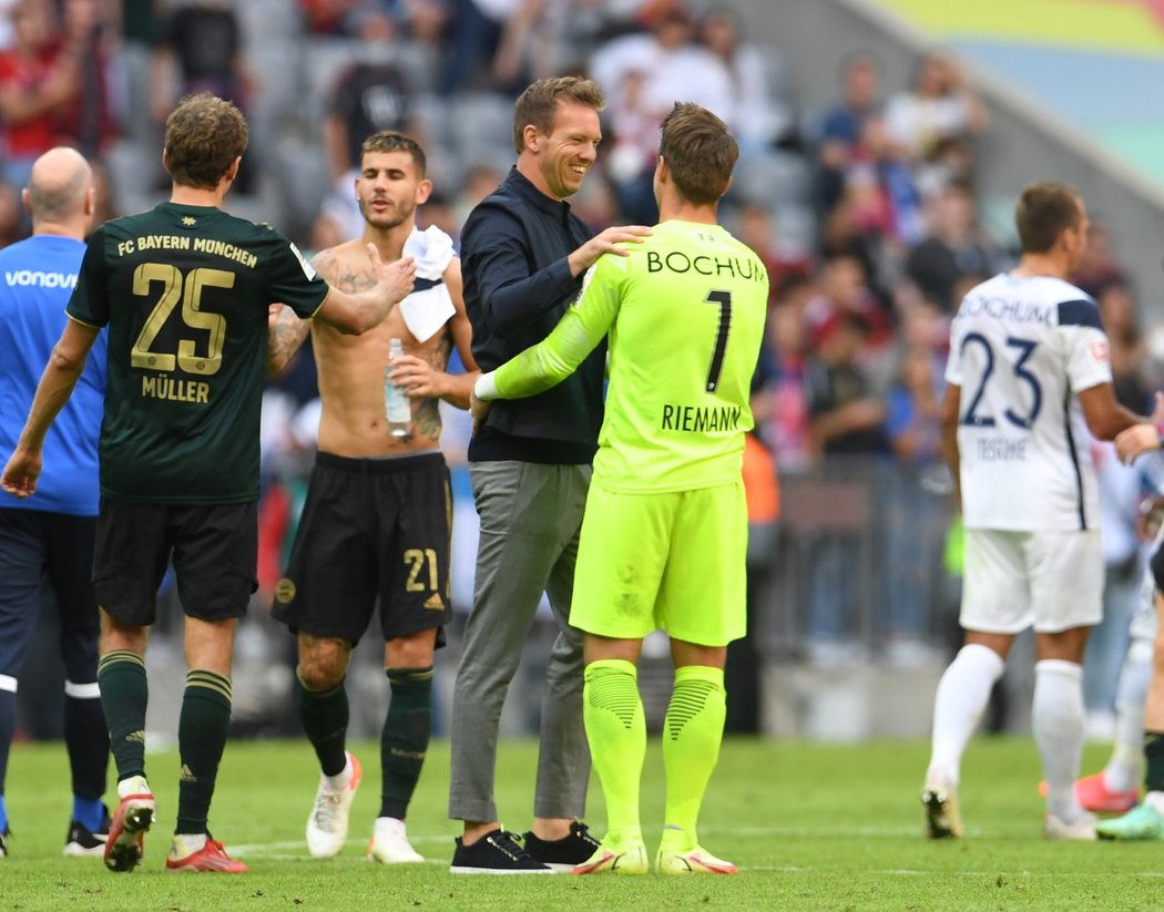 Fotbalisté Bayernu Mnichov deklasovali v 5. kole německé ligy na svém hřišti nováčka Bochum 7:0.