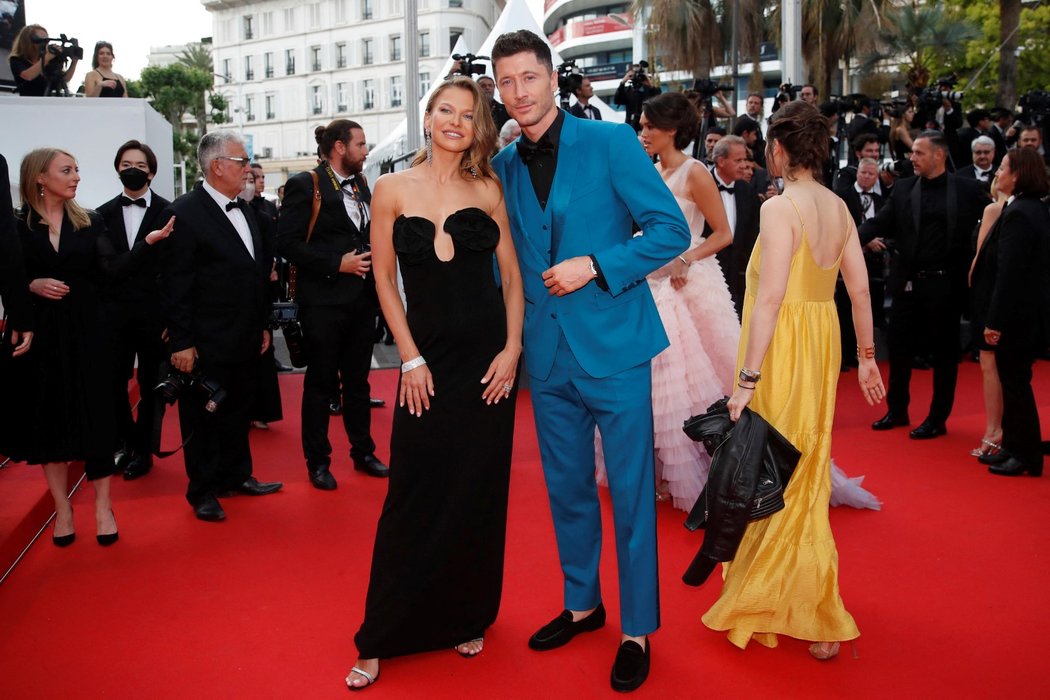 Robert Lewandowski s manželkou Annou na festivalu v Cannes