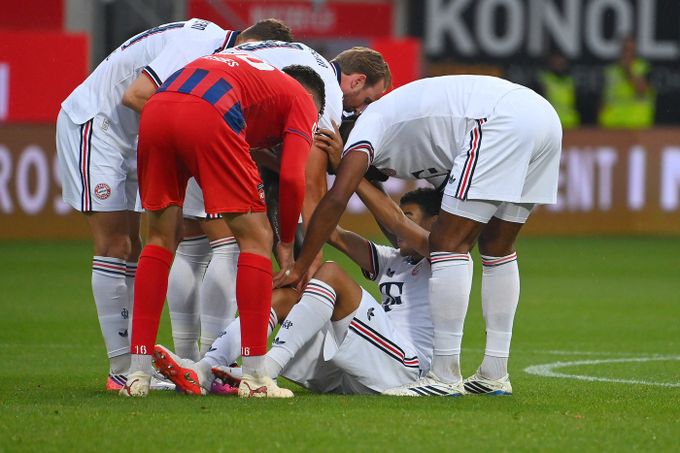 Děsivý moment v zápase Bayernu, Musiala znovu zkolaboval. Pak promluvil o diagnóze Děsivý moment v zápase Bayernu, Musiala znovu zkolaboval. Pak promluvil o diagnóze