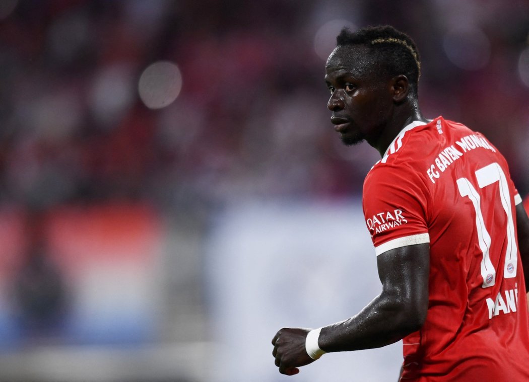 Sadio Mané v dresu Bayernu v duelu s Lipskem