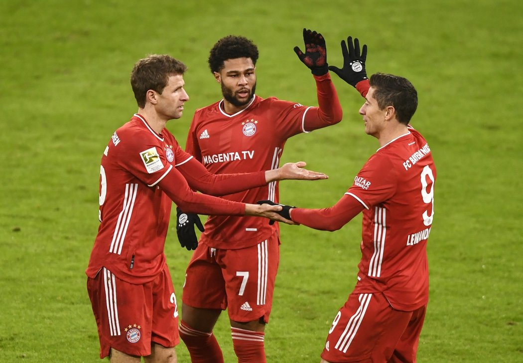 Fotbalisté Bayernu Mnichov otočili zápas v Leverkusenu a zvítězili 2:1