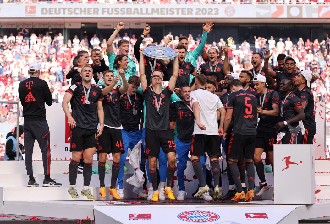 Fotbalisté Bayernu slaví titul
