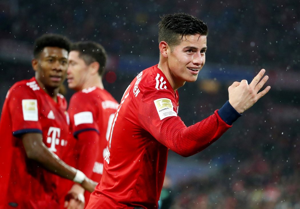 Fotbalisté Bayernu deklasovali v 26. kole německé ligy doma Mohuč 6:0 a vrátili se na první místo. Hattrickem se na výhře podílel James Rodríguez.