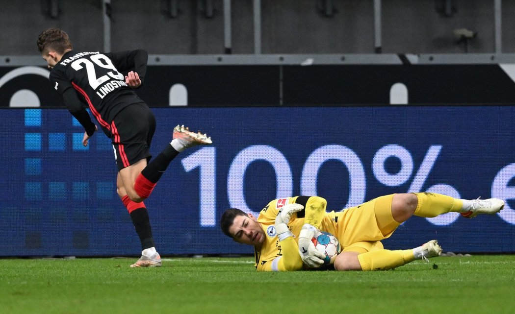 Fotbalisté Bielefeldu zvítězili v německé lize 2:0 na hřišti Frankfurtu