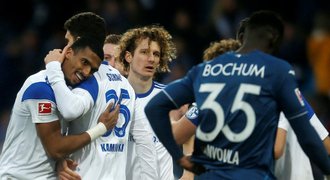 Schalke s Králem vyhrálo venku a už není poslední. Uspěl také Bayern