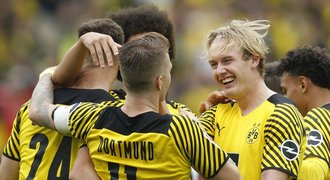 Dortmund slaví výhru nad Augsburgem. Nkunku dál válí za Lipsko