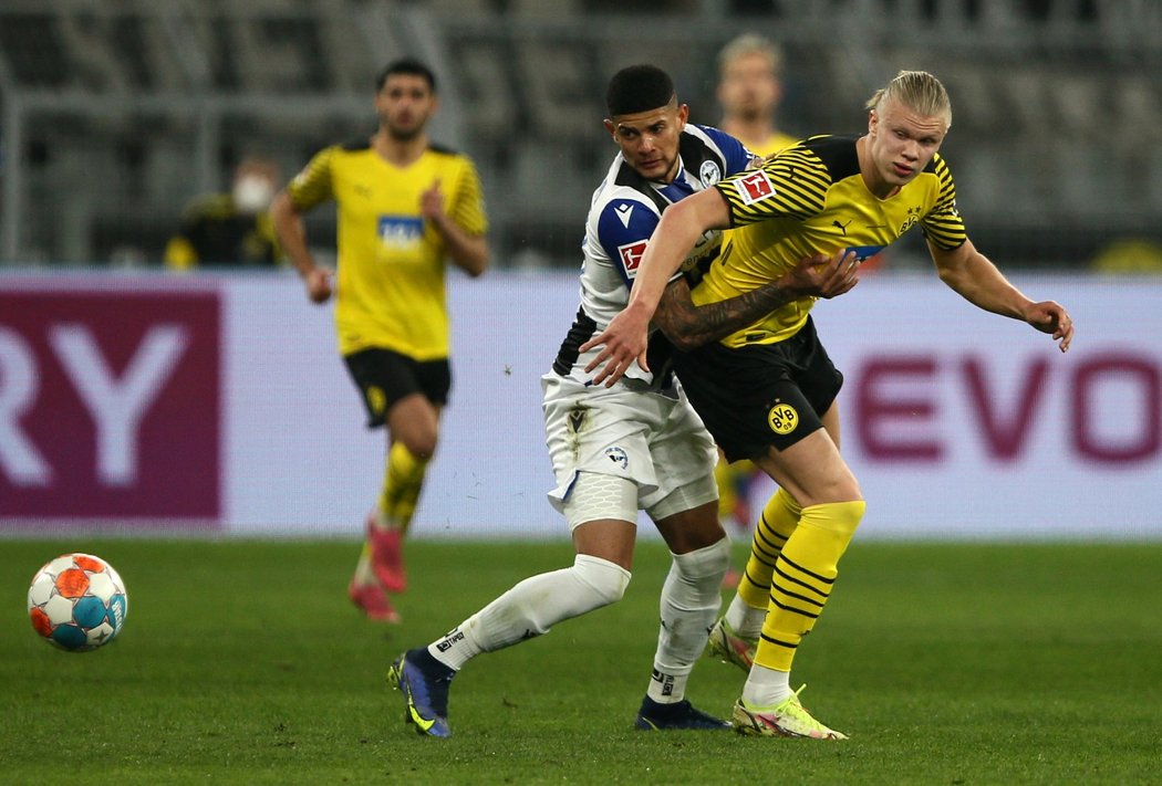 Bayern Mnichov sice nahlas říká, že zájem nemá, ale v německých médiích se šušká, že by Erling Haaland mohl nahradit Roberta Lewandowského