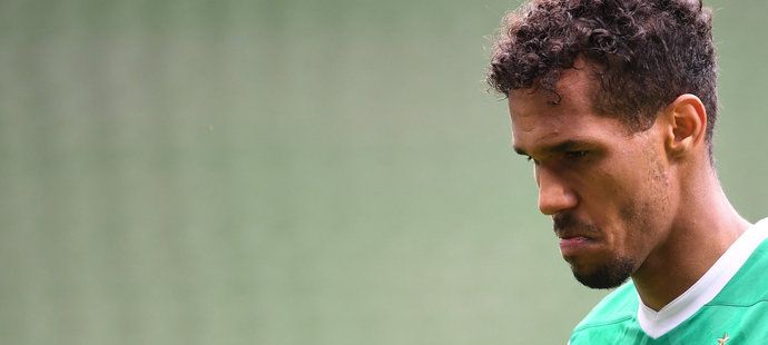 Zklamaný Theo Gebre Selassie po sestupu Brém