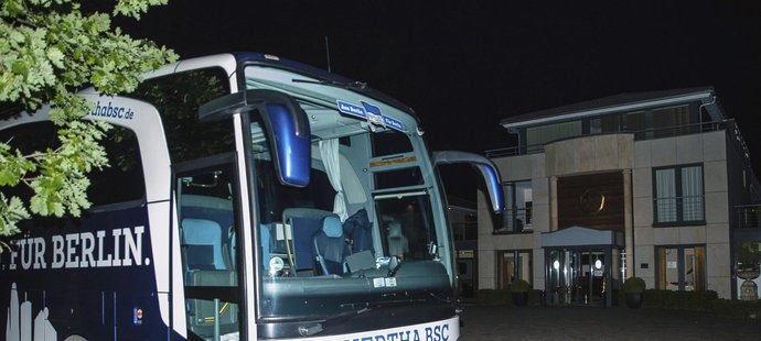 Střelba se obešla bez zranění i díky tomu, že v autobuse kromě řidiče nikdo jiný nebyl