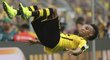 Pierre-Emerick Aubameyang z Dortmundu ukazuje, že góly slavit umí