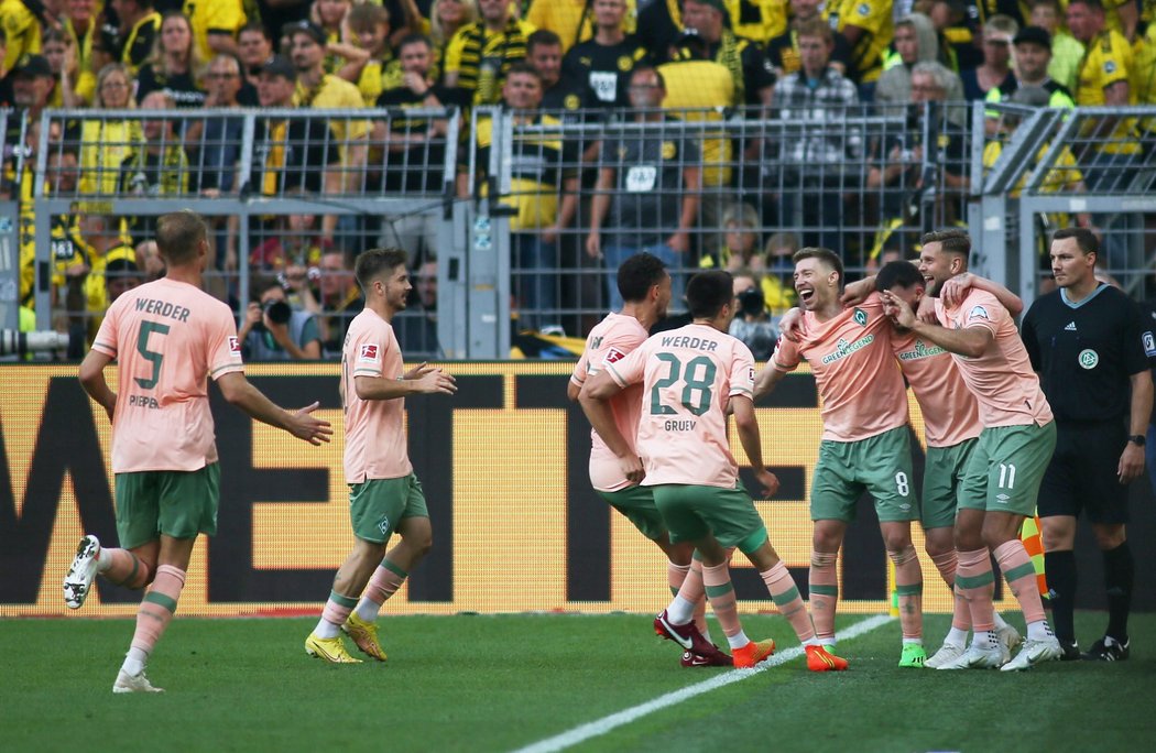 Brémy šokovali Dortmund, když v úplném závěru otočili z 0:2 na 3:2