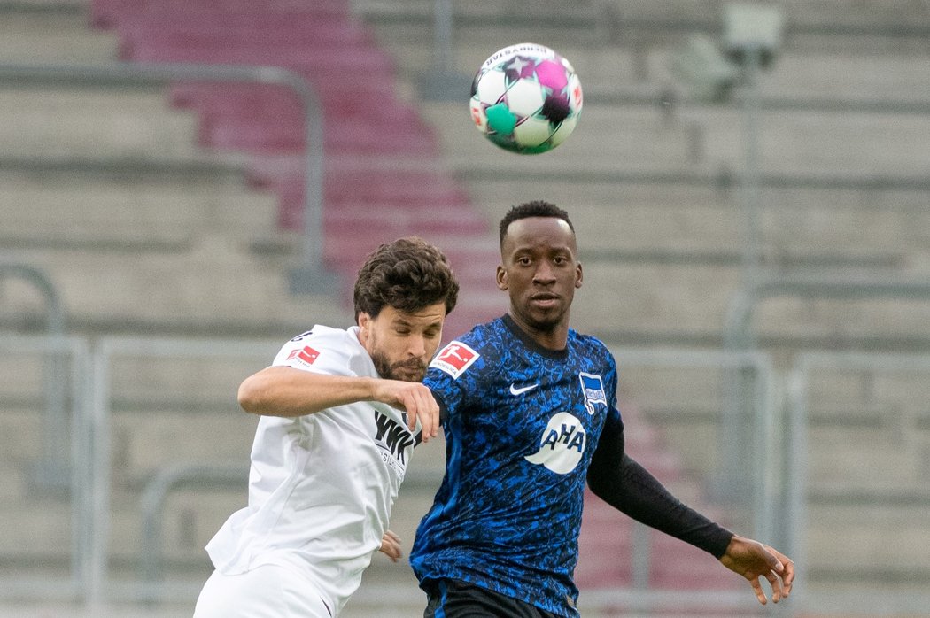 Hertha Berlín zvítězila na hřišti Augsburgu 3:0