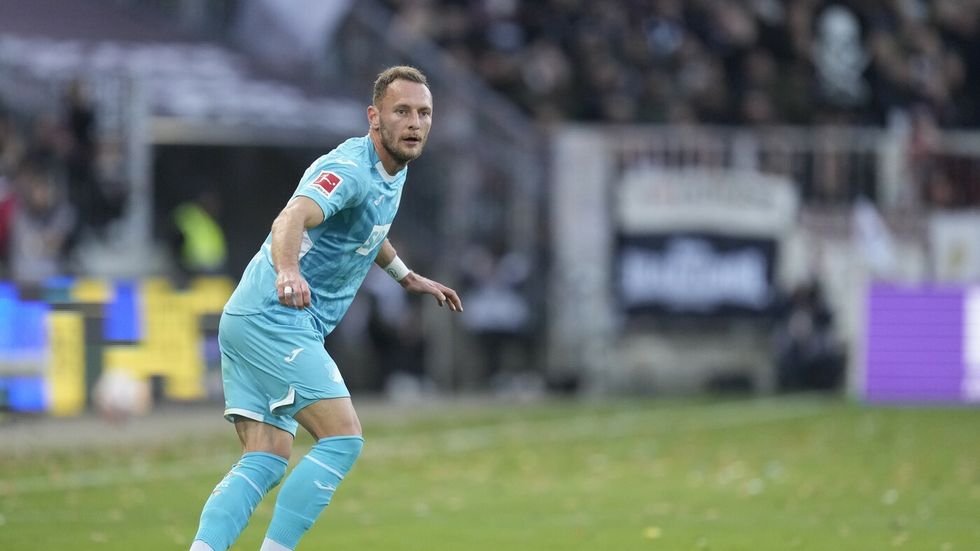 Vladimír Coufal se proti St. Pauli blýskl asistencí