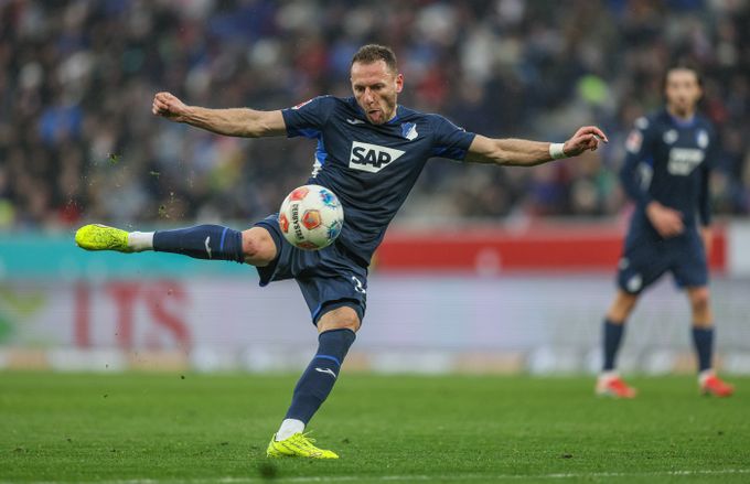 Skvělý asistent Coufal: chvála i jeden primát bundesligy. Blízko je nová smlouva Skvělý asistent Coufal: chvála i jeden primát bundesligy. Blízko je nová smlouva