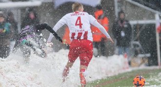 Divočina na sněhu v Německu: hledání puntíku, tři penalty a ztracených 3:0