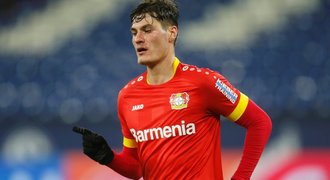 Schick se trefil proti Schalke, Bayer vyhrál a je druhý. Brémy se dál trápí