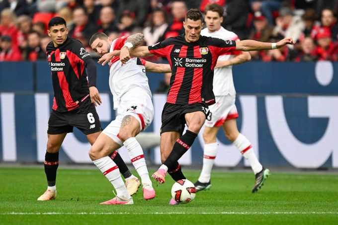ONLINE: Leverkusen - Stuttgart 1:2. Schick se opět trefil! Hraje i Hoffenheim s Hložkem ONLINE: Leverkusen - Stuttgart 1:2. Schick se opět trefil! Hraje i Hoffenheim s Hložkem