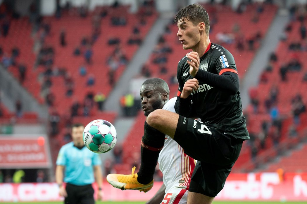 Český útočník Patrik Schick nastoupil za Leverkusen proti Lipsku, jeho gól nebyl uznán pro těsný ofsajd