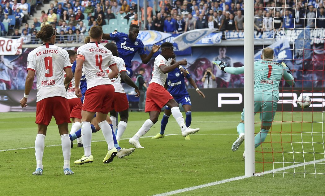 Schalke zvítězilo v Lipsku 3:1