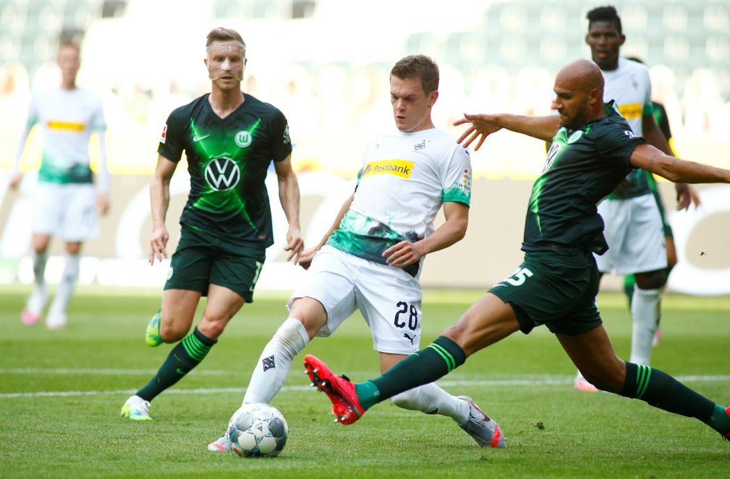Fotbalisté Mönchengladbachu porazili v 32. kole německé ligy na svém hřišti 3:0 Wolfsburg. Dvěma góly se blýskl záložník Jonas Hofmann.