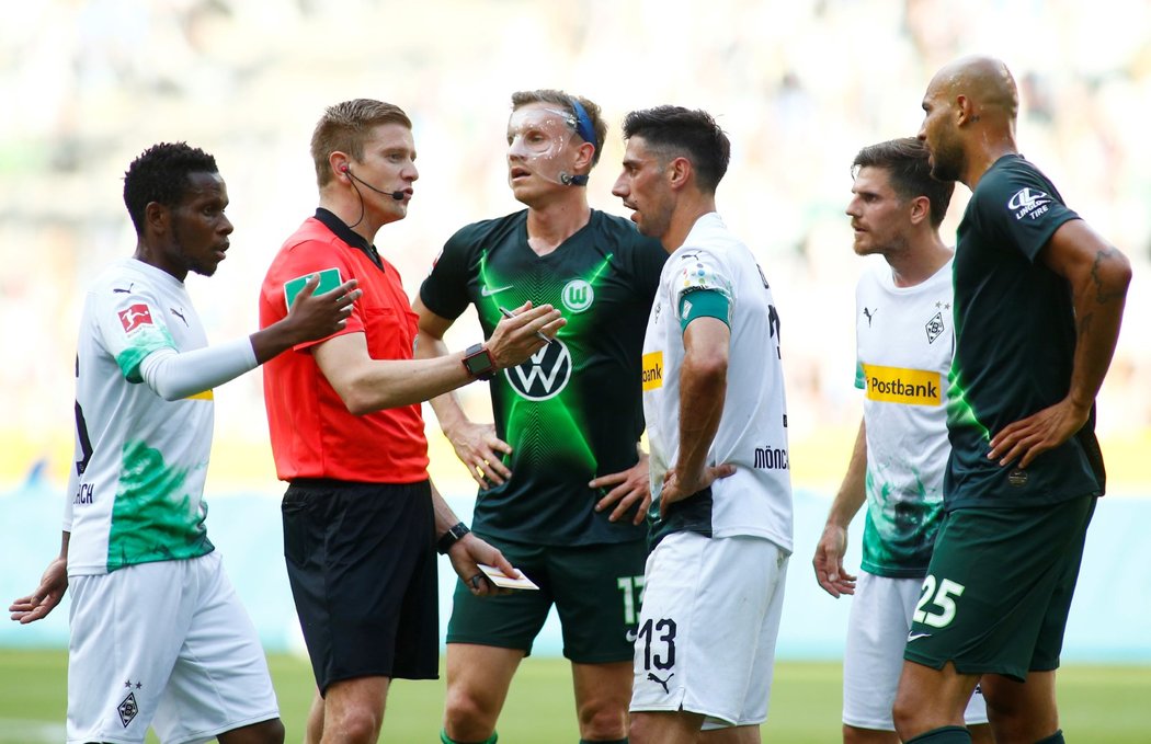 Fotbalisté Mönchengladbachu porazili v 32. kole německé ligy na svém hřišti 3:0 Wolfsburg. Dvěma góly se blýskl záložník Jonas Hofmann.