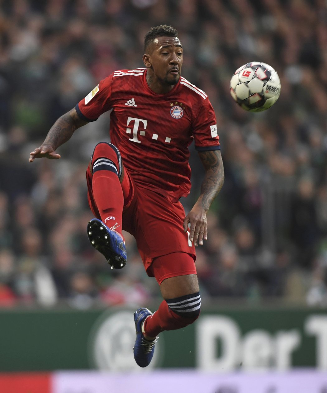 Jerome Boateng z Bayernu Mnichov proti Brémám