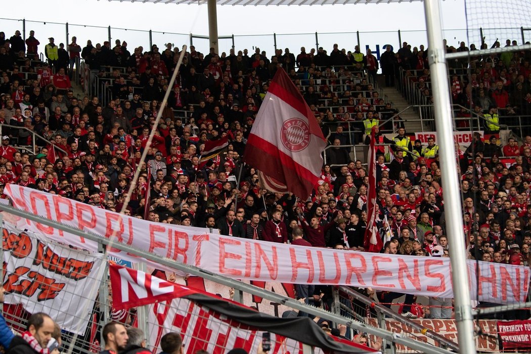 Zápas Bayernu byl přerušen kvůli urážkám vůči majiteli Hoffenheimu