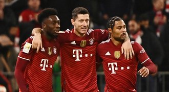 Bayern zdolal třetí Freiburg, rozhodl Lewandowski. Lipsko - Dortmund 2:1
