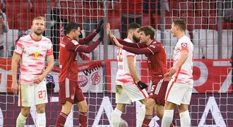 Bayern porazil Lipsko 3:2, jednou pálil Lewandowski. Augsburg zdolal Union