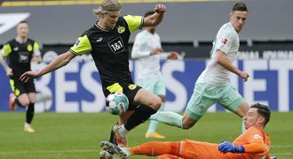Haaland dvakrát překonal Pavlenku, Brémy vedení v Dortmundu neudržely