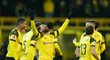 Hráči Dortmundu oslavují branku Paca Alcácera