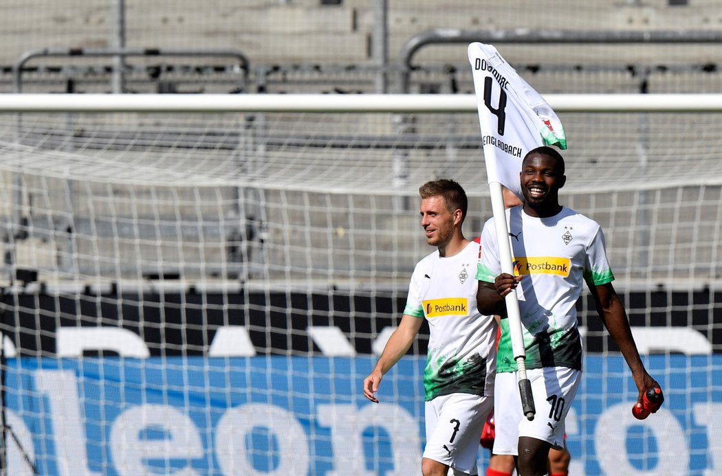 Hráči Mönchengladbachu se radují z gólu