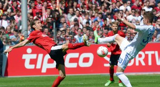 Schalke vyhrálo přímý souboj o LM, sestupuje Latkův Düsseldorf