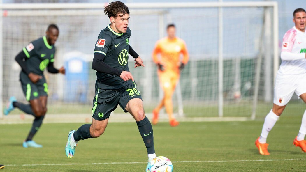 Mladý český záložník Wolfsburgu Lukáš Ambros
